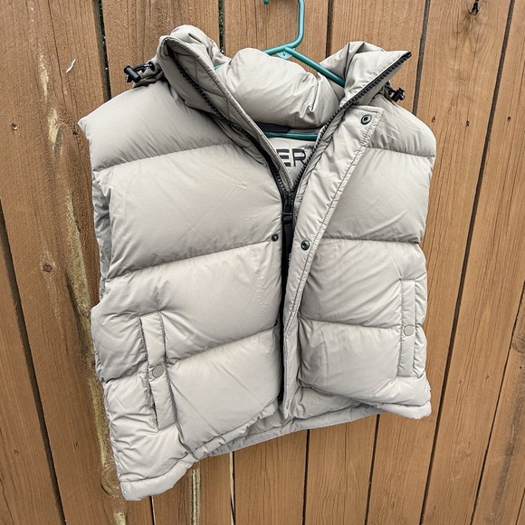 Aritzia The Super Puff Goose Down Beige Vest Size Small - Picture 1 of 12